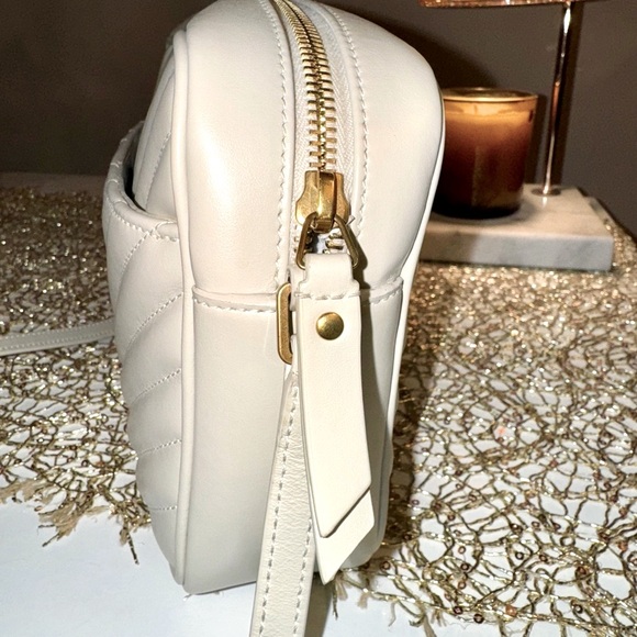Yves Saint Laurent Lou Lou Crema Soft Quilted Camera Bag - Picture 3 of 11